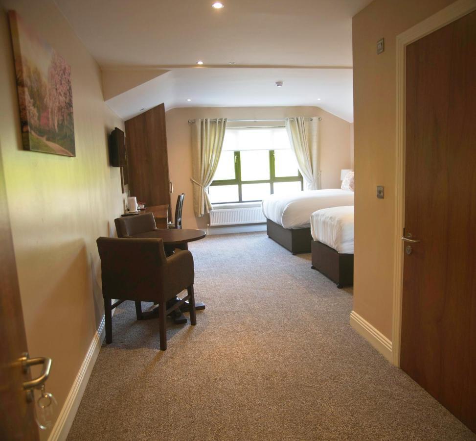 Hillview House Otel Lusk Dış mekan fotoğraf