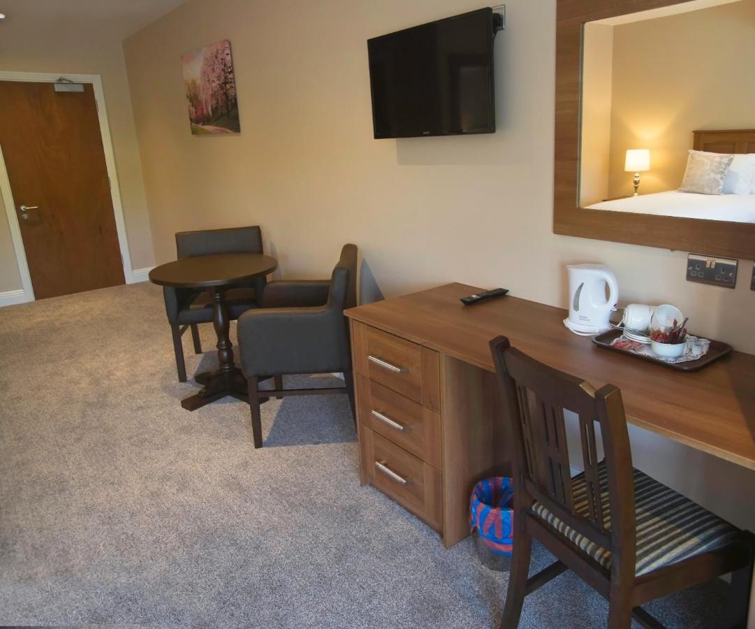 Hillview House Otel Lusk Dış mekan fotoğraf