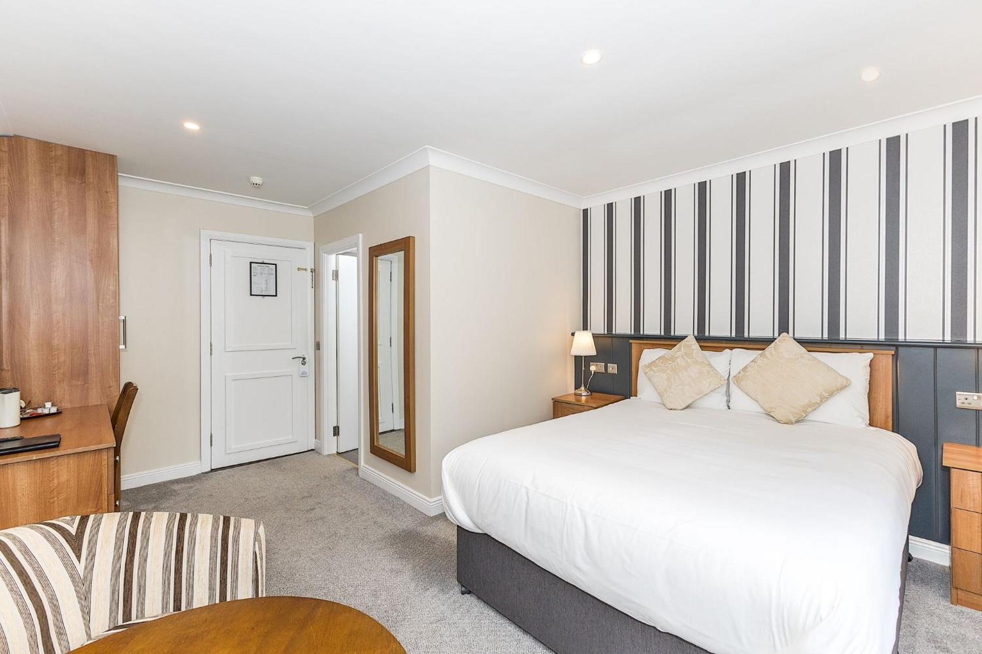 Hillview House Otel Lusk Dış mekan fotoğraf