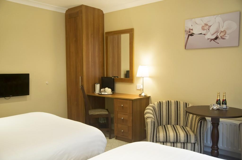 Hillview House Otel Lusk Dış mekan fotoğraf