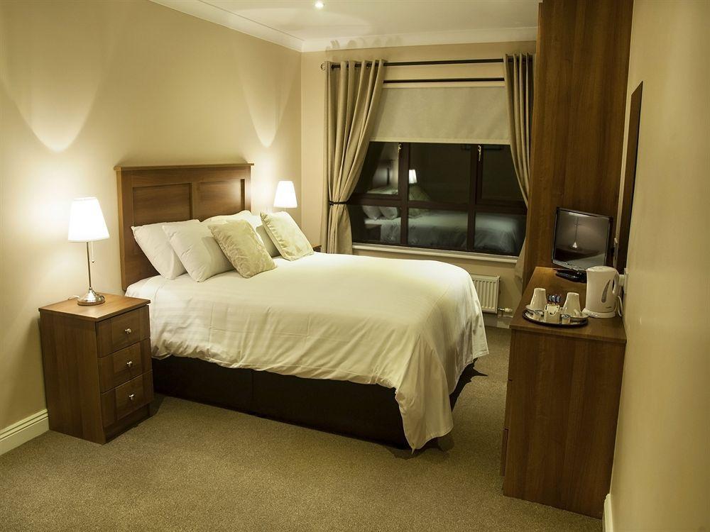 Hillview House Otel Lusk Dış mekan fotoğraf