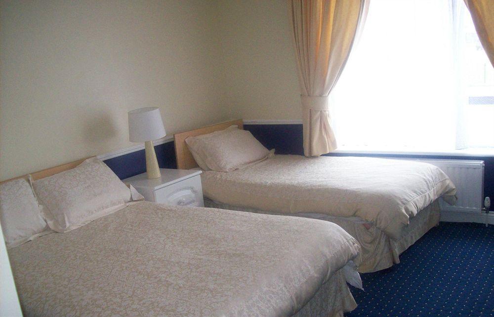 Hillview House Otel Lusk Dış mekan fotoğraf
